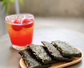 Gợi ý top 10 cách ăn thanh rong biển kẹp hạt dinh dưỡng sáng tạo