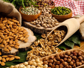 Các loại hạt bao nhiêu calo và giá trị dinh dưỡng của chúng